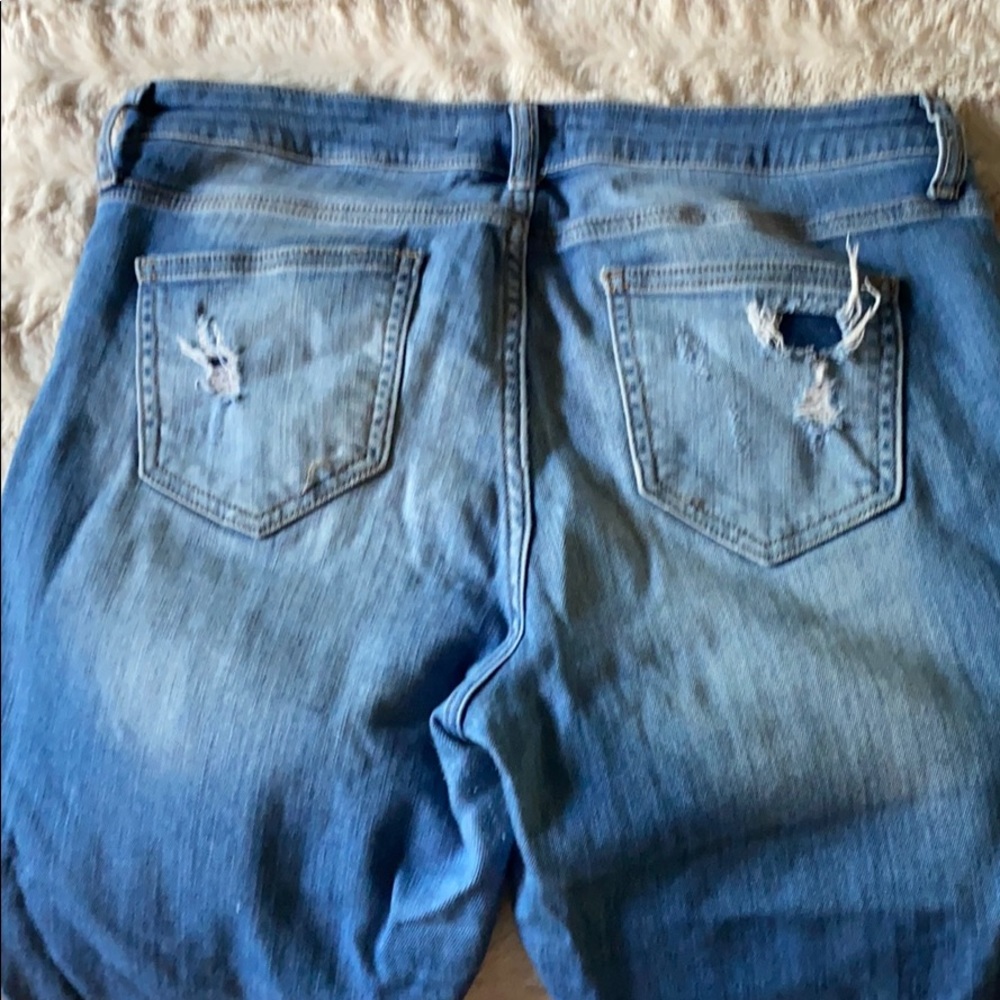 Destructed jeans! - Picture 2 of 5